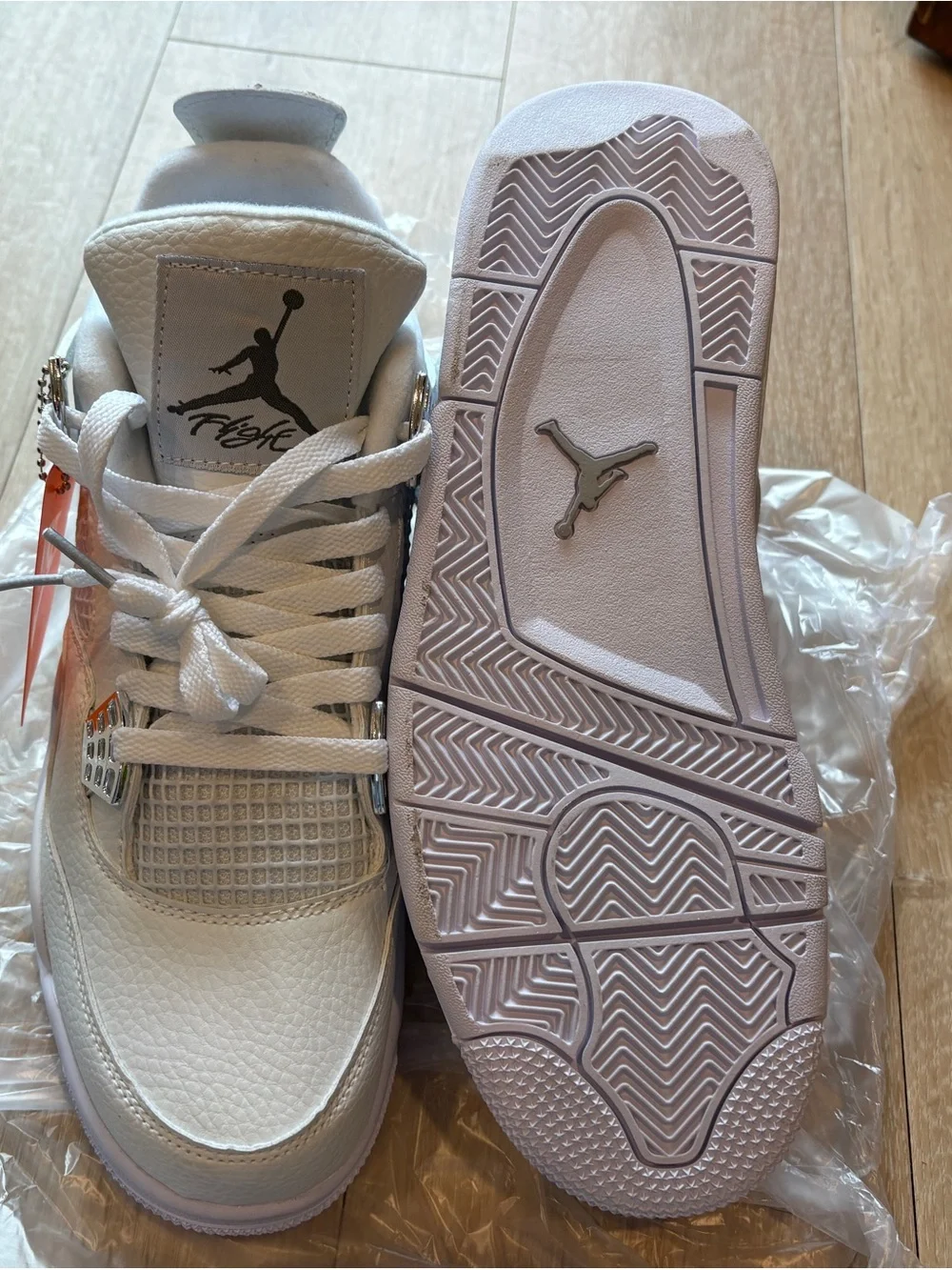 Jordan 4 pure moneys